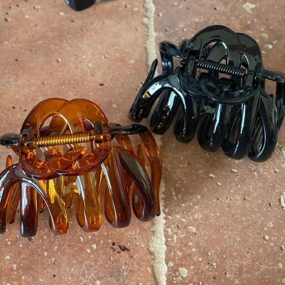 Two large thick hair claws